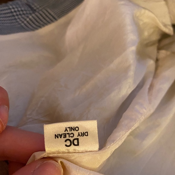 Blazer - Picture 6 of 6